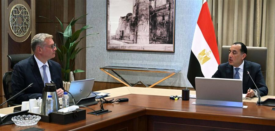 Egypt begins temporary listing of 10 petroleum companies on EGX